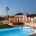 Casadi Luxury Villa *