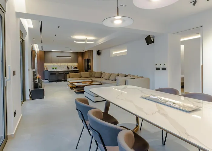 Casadi Luxury イアリソス